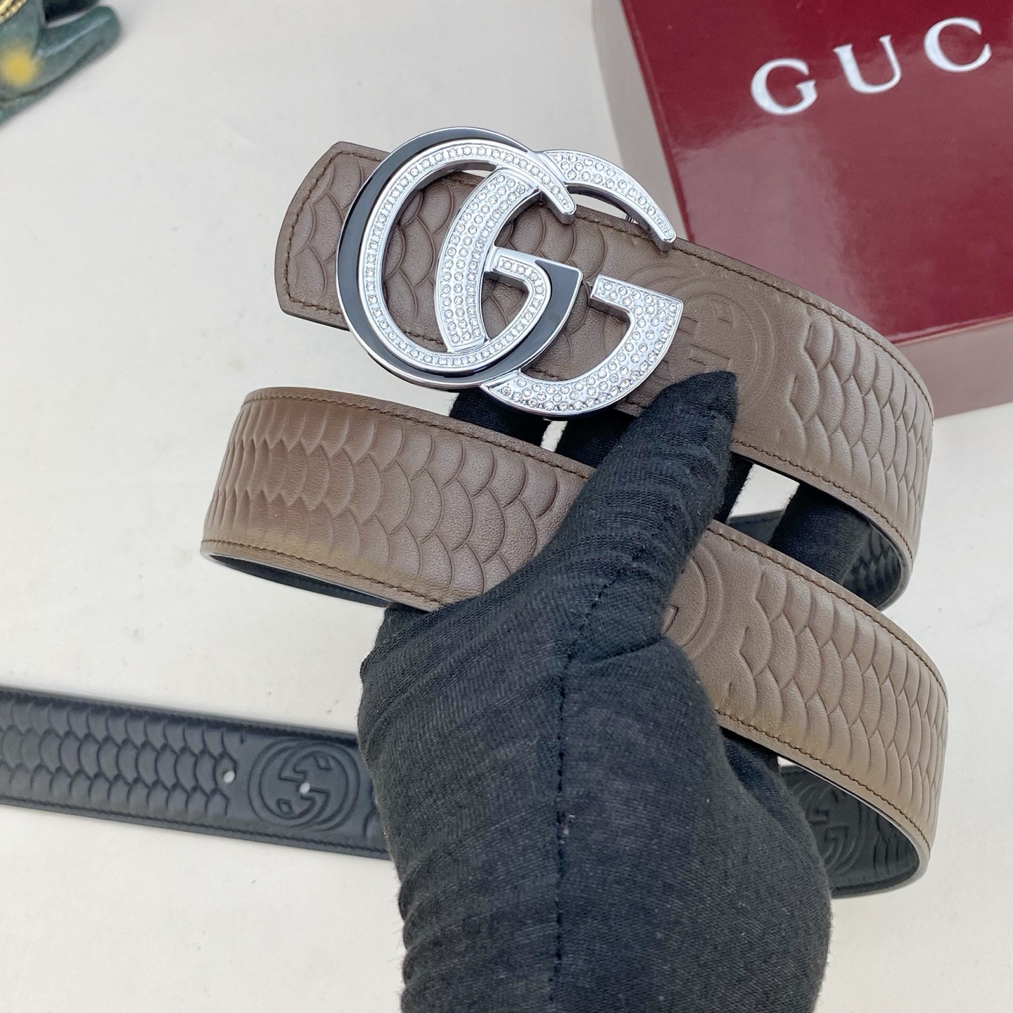 古奇💕 特种皮腰带系列 ，原厂五金精品不锈钢钻扣，手感柔软舒适 宽3.8CM。