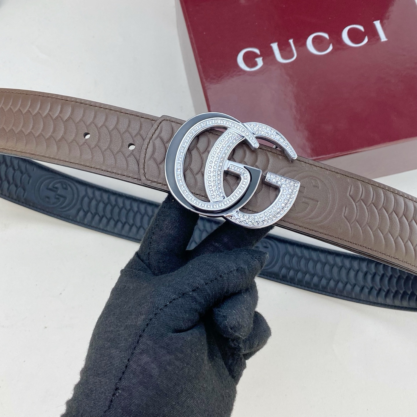 古奇💕 特种皮腰带系列 ，原厂五金精品不锈钢钻扣，手感柔软舒适 宽3.8CM。