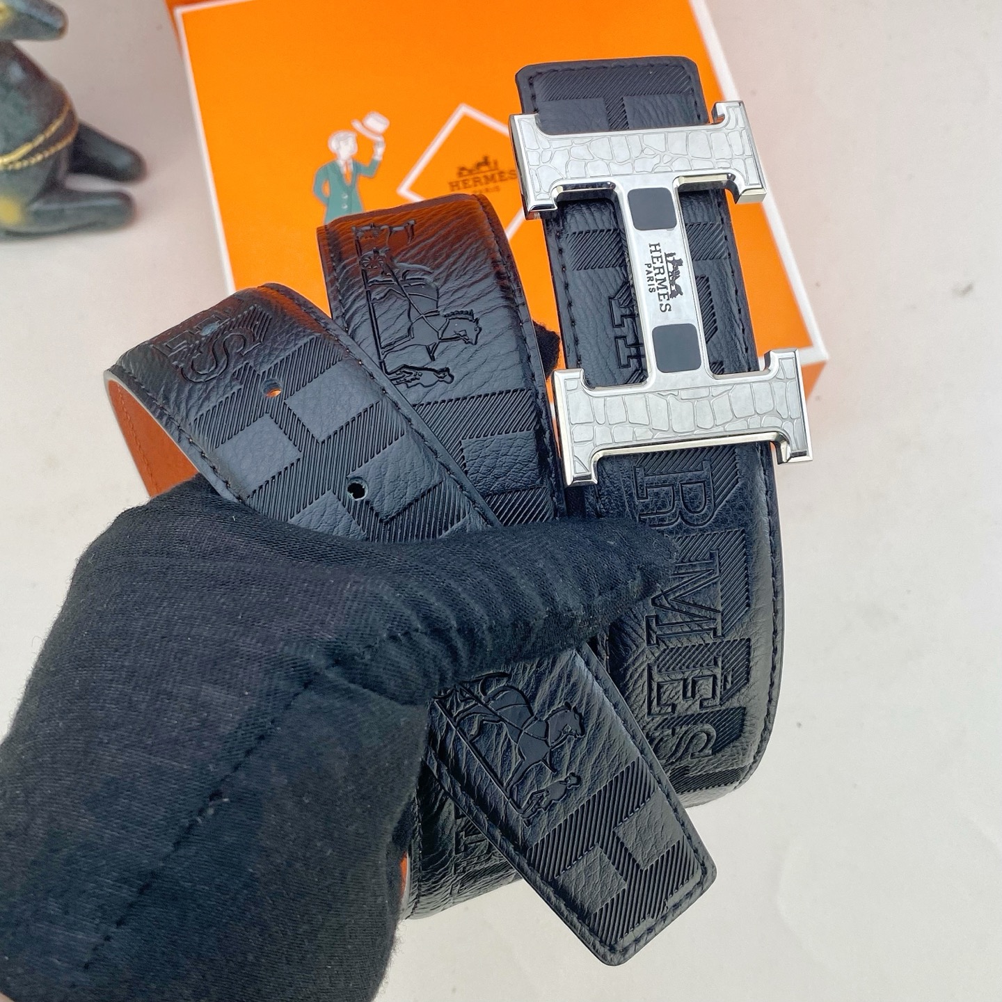爱马仕💕 特种皮腰带系列 ，原厂五金精品不锈钢扣，手感柔软舒适 宽3.8CM。