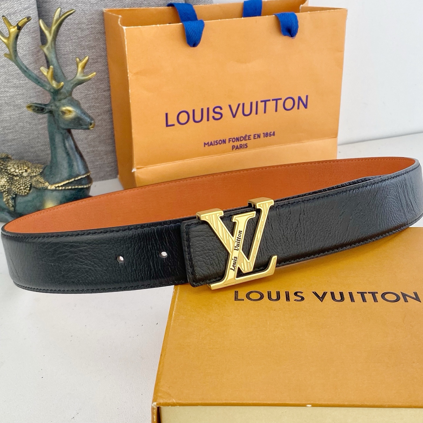 LV💕 特种皮腰带系列 ，原厂五金精品不锈钢钻扣，手感柔软舒适 宽3.8CM。