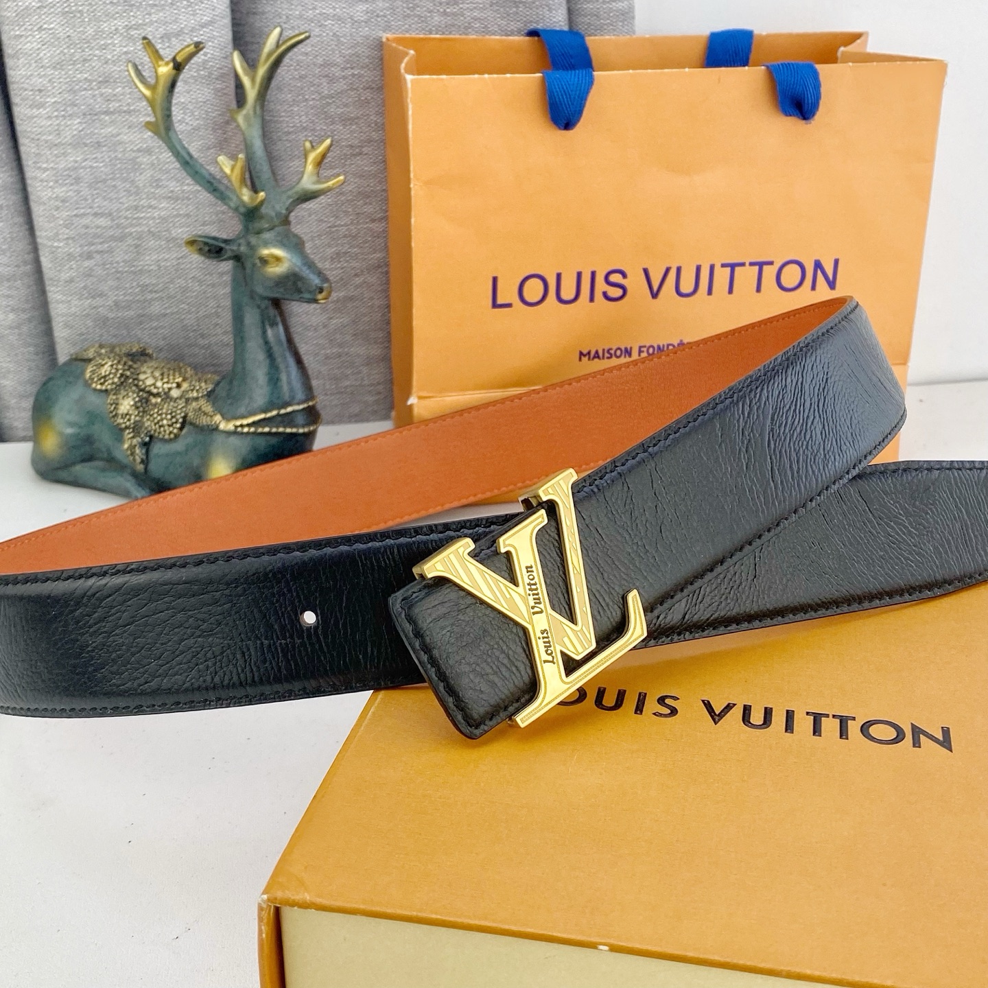 LV💕 特种皮腰带系列 ，原厂五金精品不锈钢钻扣，手感柔软舒适 宽3.8CM。