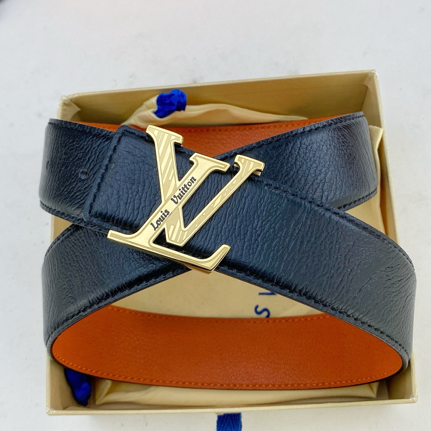 LV💕 特种皮腰带系列 ，原厂五金精品不锈钢钻扣，手感柔软舒适 宽3.8CM。