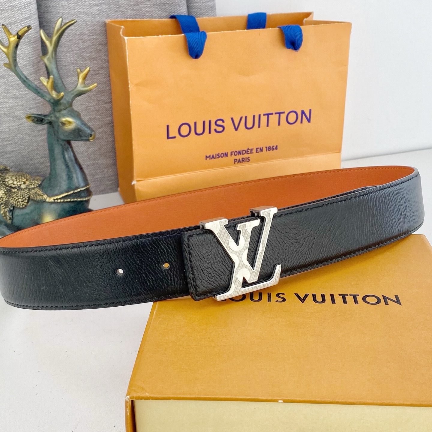 LV💕 特种皮腰带系列 ，原厂五金精品不锈钢钻扣，手感柔软舒适 宽3.8CM。