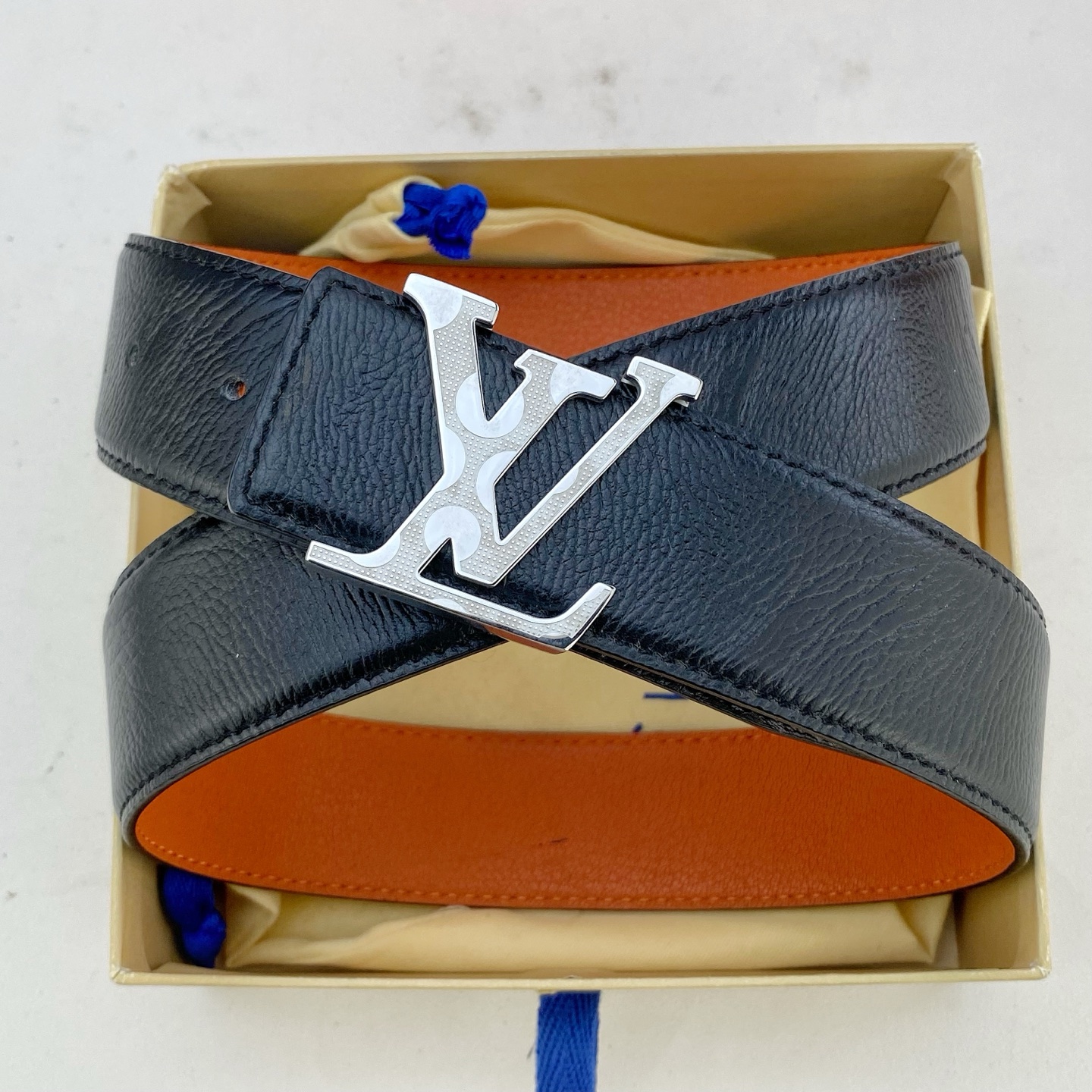 LV💕 特种皮腰带系列 ，原厂五金精品不锈钢钻扣，手感柔软舒适 宽3.8CM。