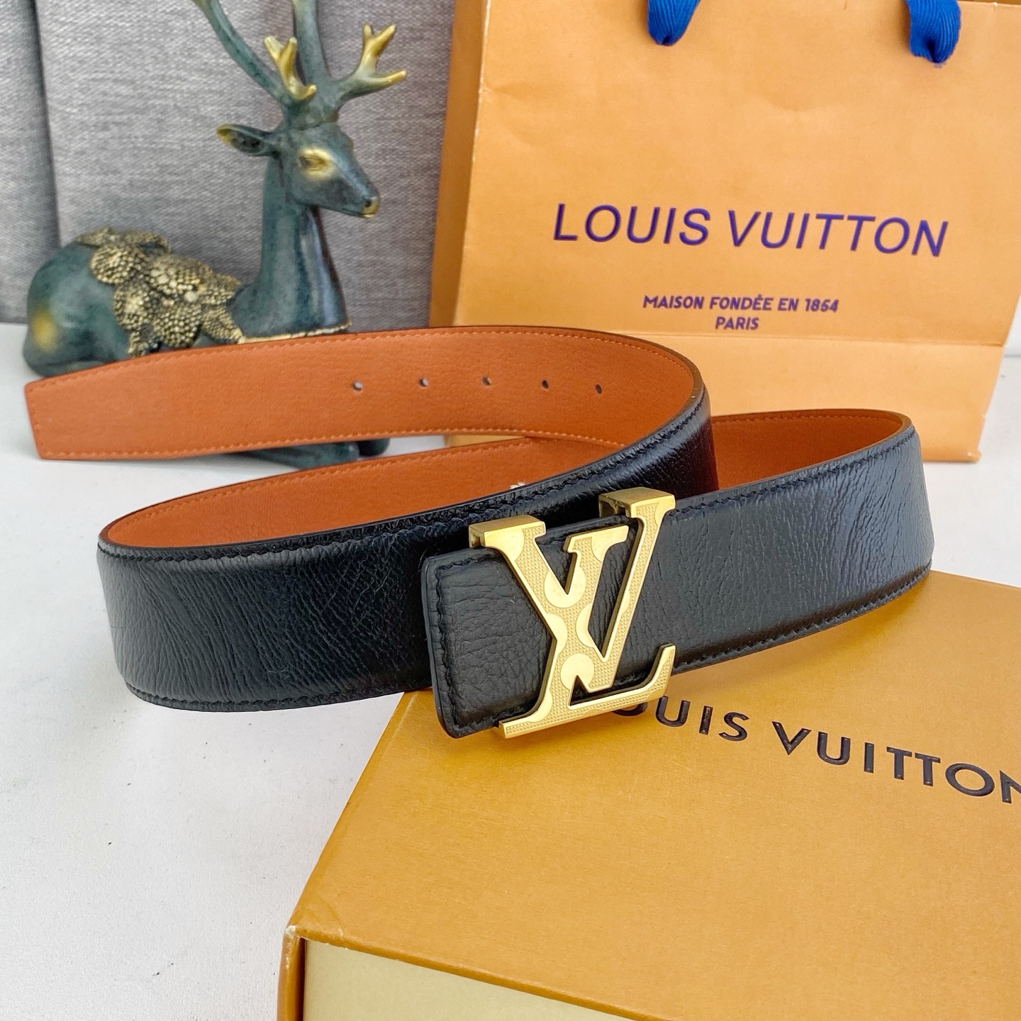 LV💕 特种皮腰带系列 ，原厂五金精品不锈钢钻扣，手感柔软舒适 宽3.8CM。