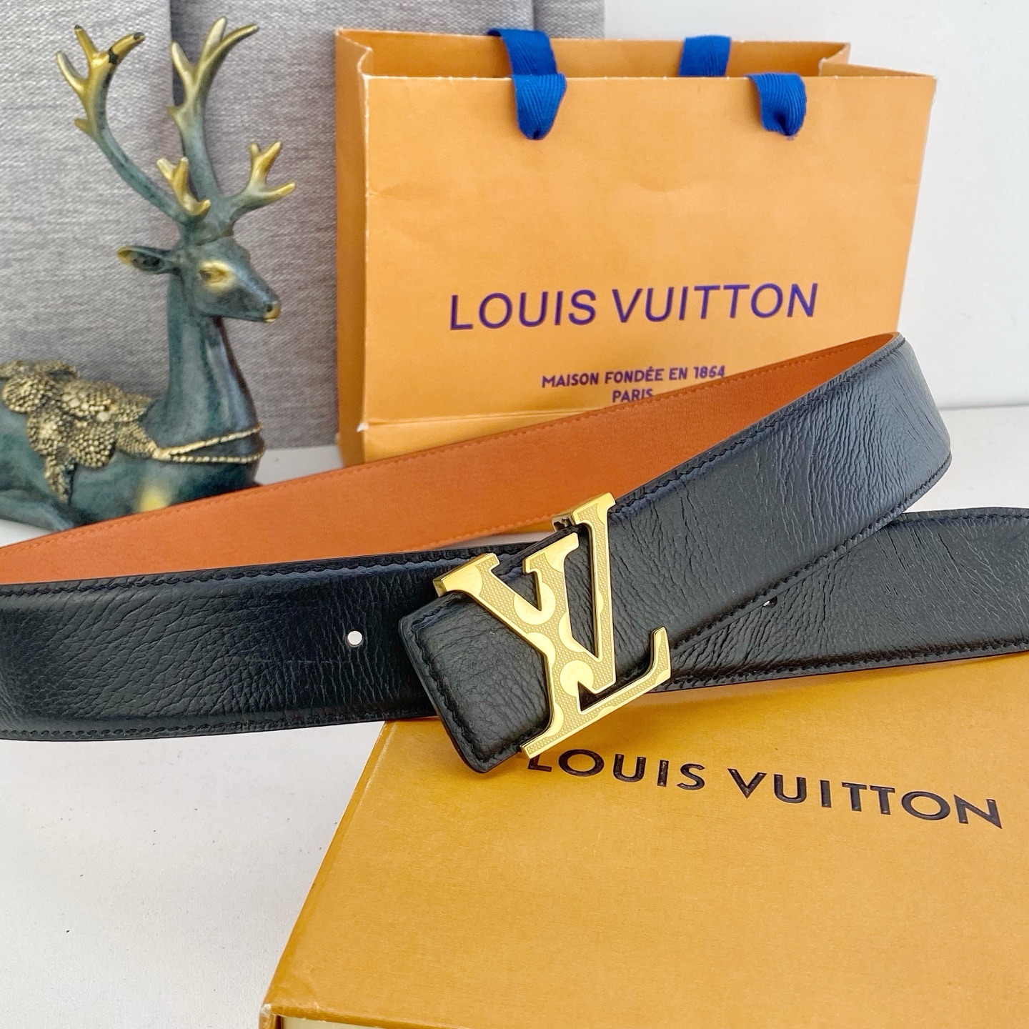 LV💕 特种皮腰带系列 ，原厂五金精品不锈钢钻扣，手感柔软舒适 宽3.8CM。