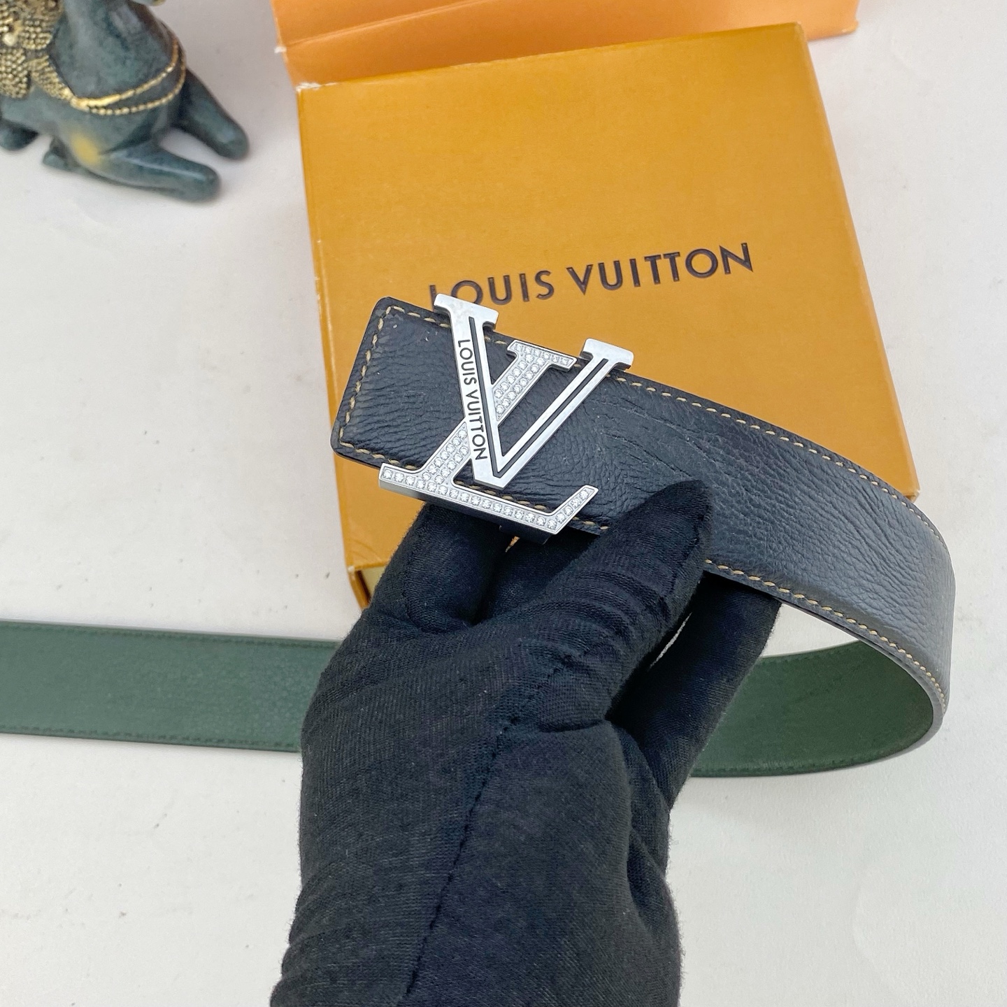 LV💕 特种皮腰带系列 ，原厂五金精品不锈钢钻💎扣，手感柔软舒适 宽3.8CM。
