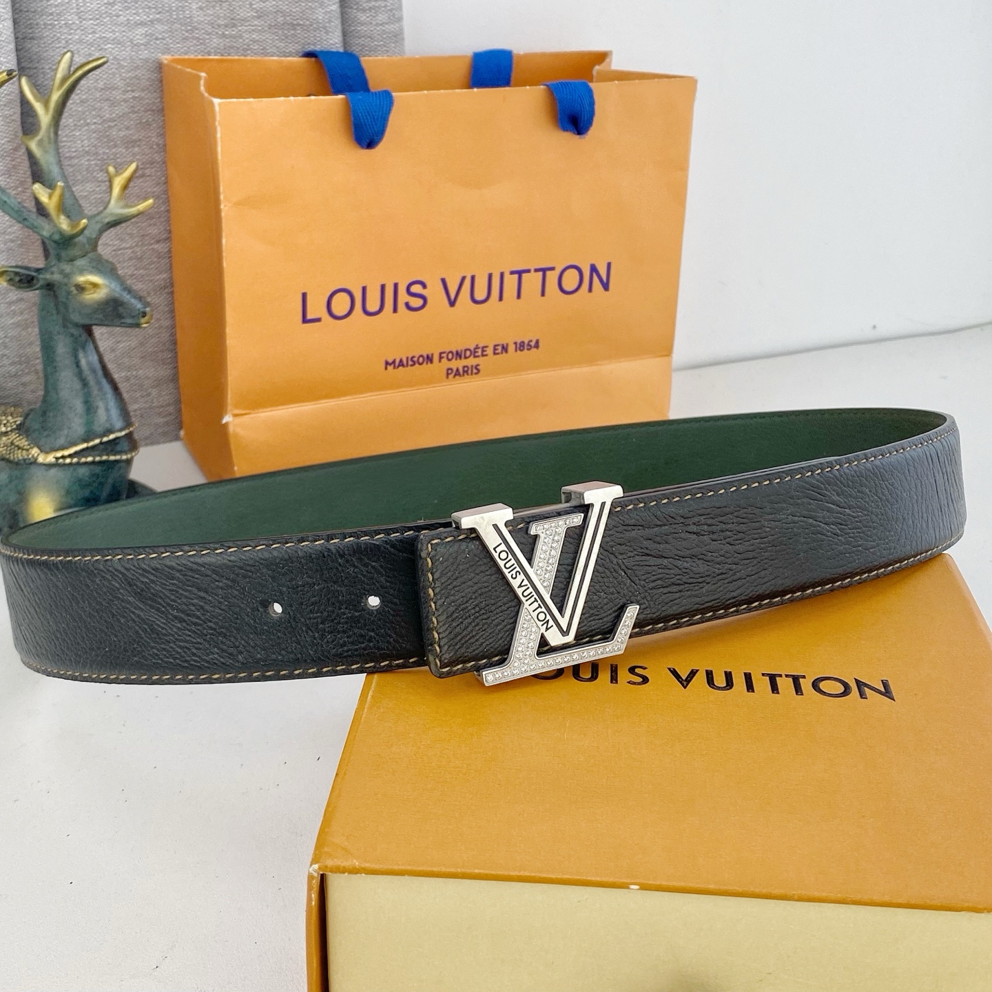 LV💕 特种皮腰带系列 ，原厂五金精品不锈钢钻💎扣，手感柔软舒适 宽3.8CM。