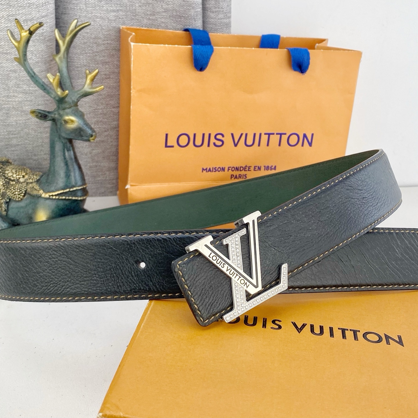 LV💕 特种皮腰带系列 ，原厂五金精品不锈钢钻💎扣，手感柔软舒适 宽3.8CM。