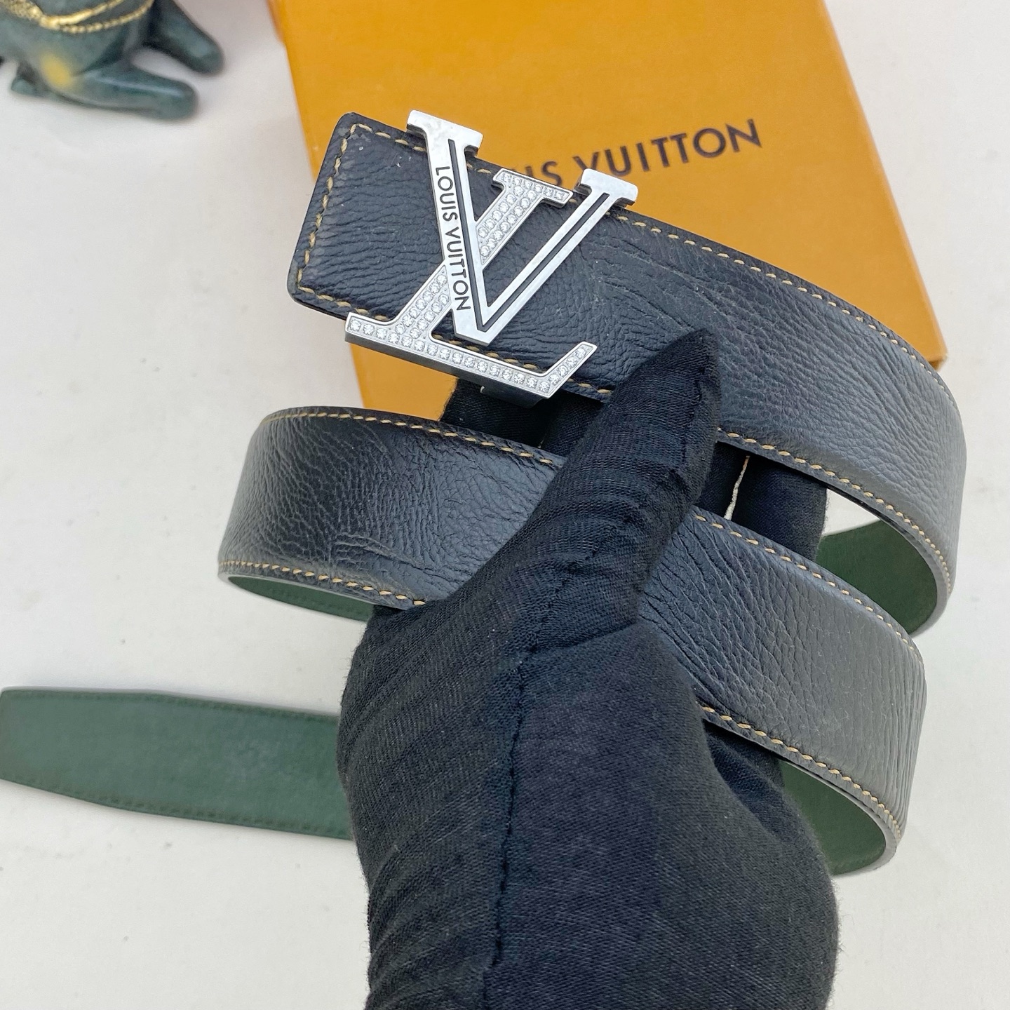 LV💕 特种皮腰带系列 ，原厂五金精品不锈钢钻💎扣，手感柔软舒适 宽3.8CM。