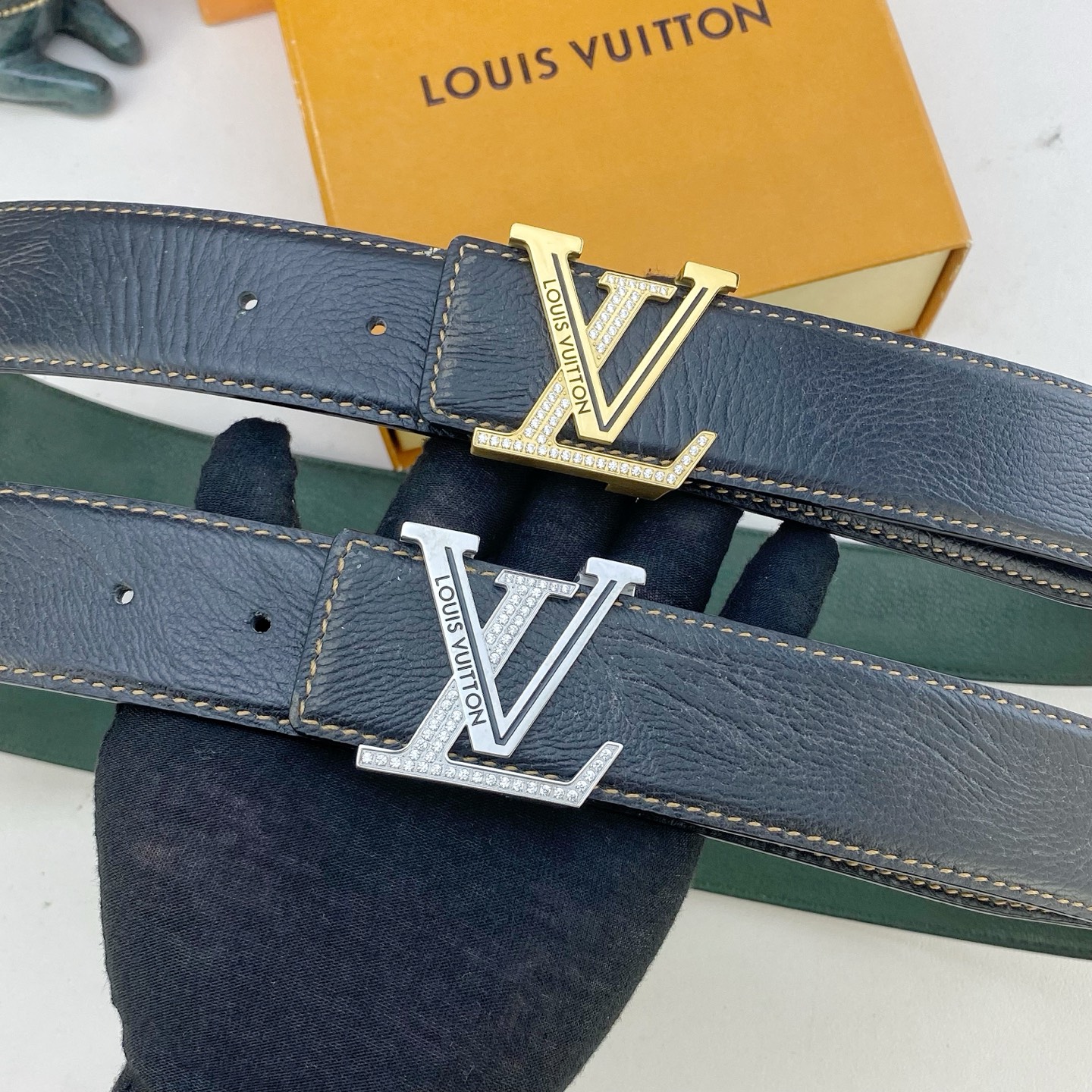 LV💕 特种皮腰带系列 ，原厂五金精品不锈钢钻💎扣，手感柔软舒适 宽3.8CM。