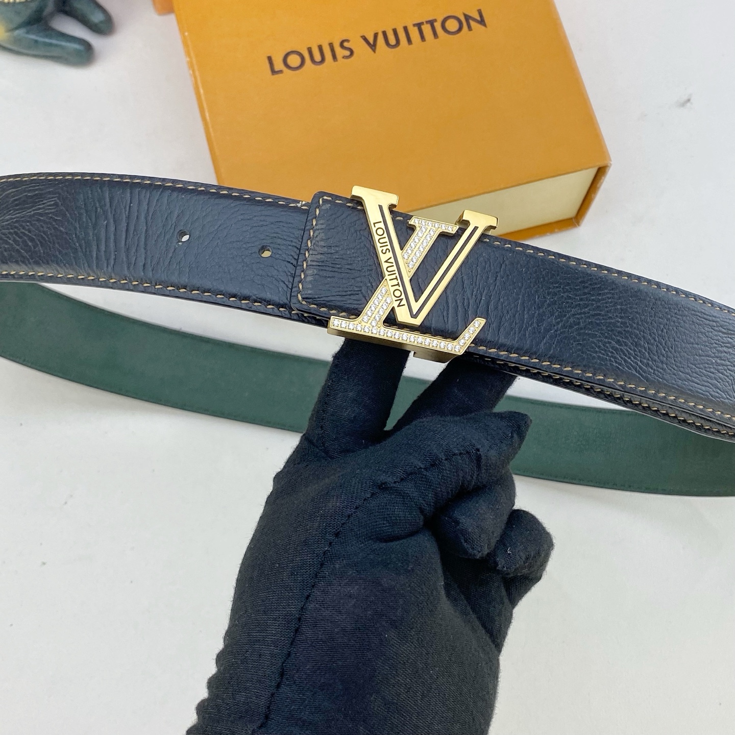 LV💕 特种皮腰带系列 ，原厂五金精品不锈钢钻💎扣，手感柔软舒适 宽3.8CM。