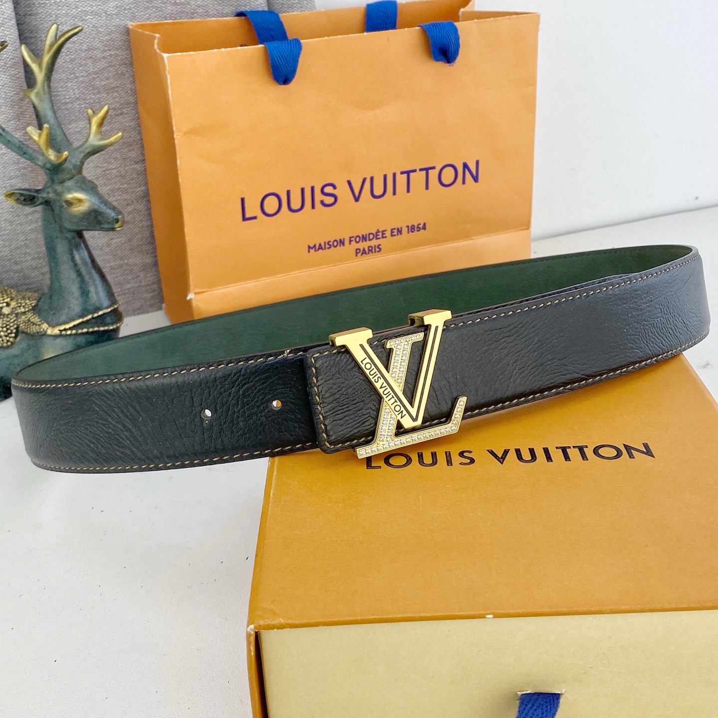 LV💕 特种皮腰带系列 ，原厂五金精品不锈钢钻💎扣，手感柔软舒适 宽3.8CM。
