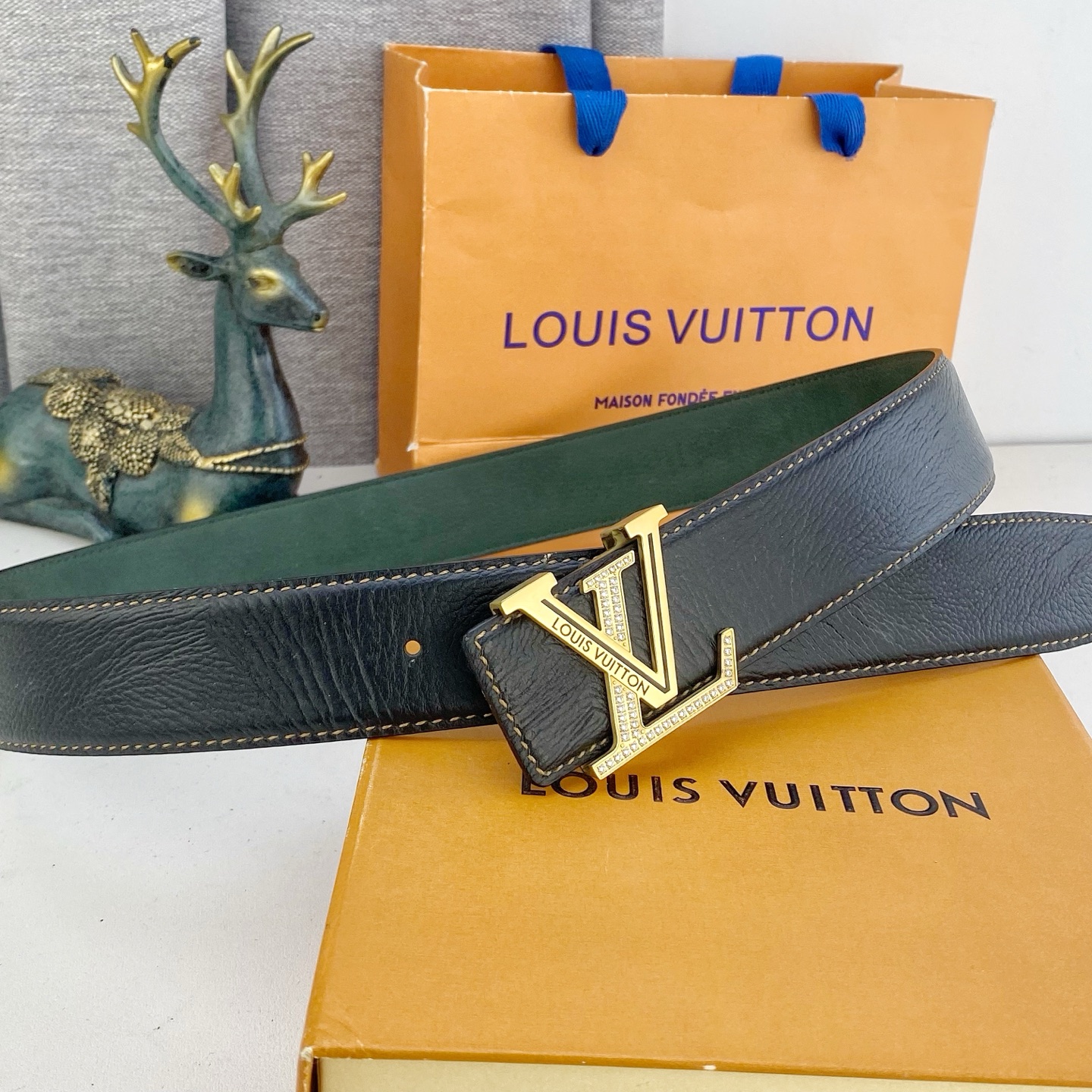 LV💕 特种皮腰带系列 ，原厂五金精品不锈钢钻💎扣，手感柔软舒适 宽3.8CM。