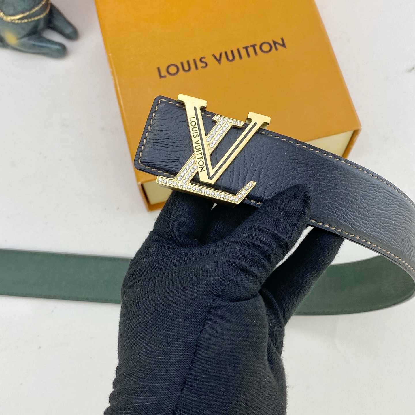 LV💕 特种皮腰带系列 ，原厂五金精品不锈钢钻💎扣，手感柔软舒适 宽3.8CM。