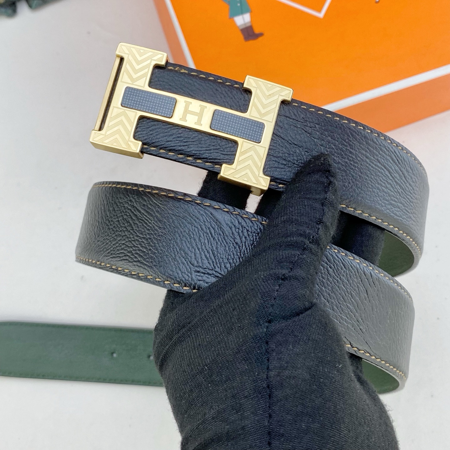 爱马仕💕 特种皮腰带系列 ，原厂五金精品不锈钢扣，手感柔软舒适 宽3.8CM。