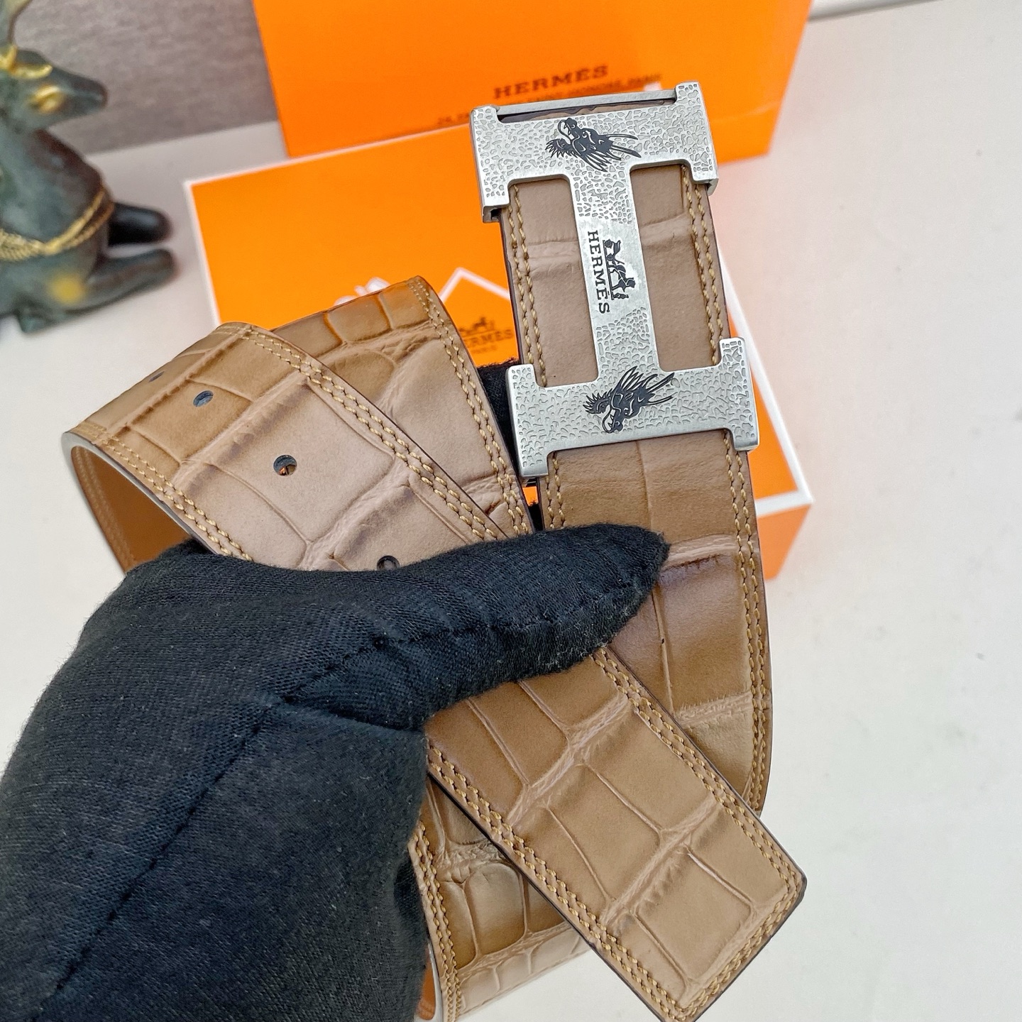 爱马仕💕 特种皮腰带系列 ，原厂五金精品不锈钢扣，手感柔软舒适 宽3.8CM。