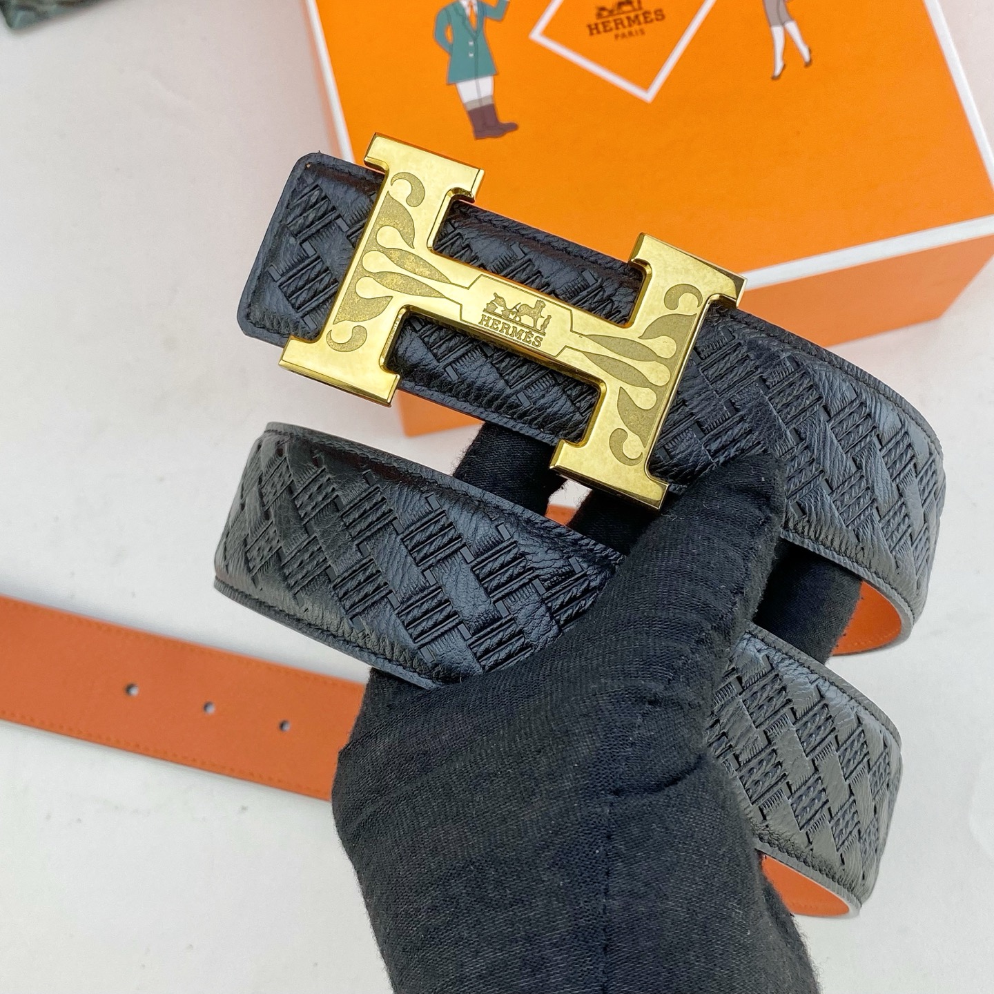 爱马仕💕 特种皮腰带系列 ，原厂五金精品不锈钢扣，手感柔软舒适 宽3.8CM。