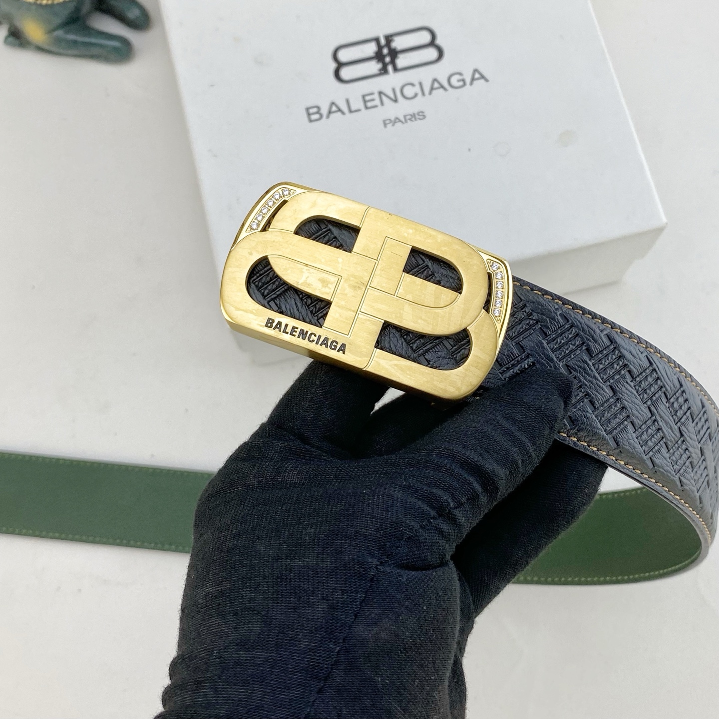 巴黎世家💕 特种皮腰带系列 ，原厂五金精品不锈钢钻💎扣，手感柔软舒适 宽3.8CM。