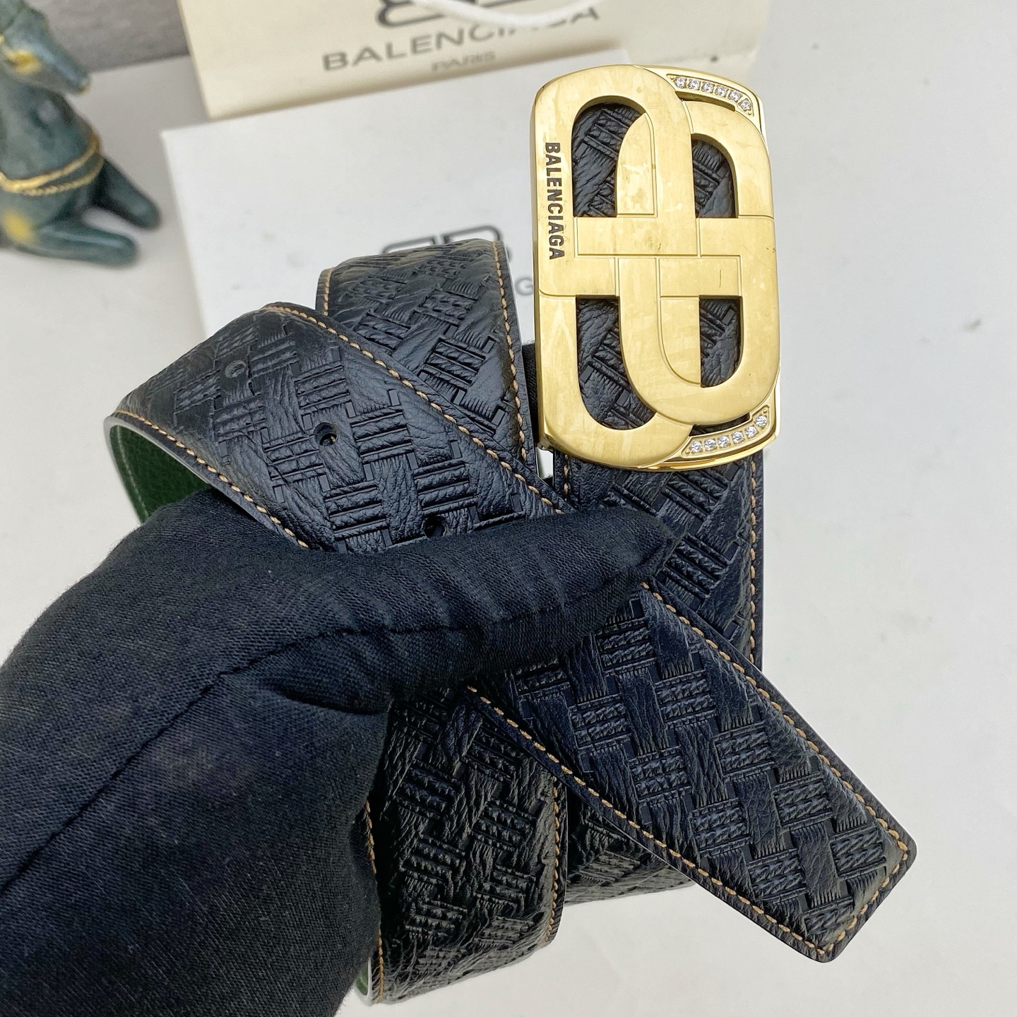 巴黎世家💕 特种皮腰带系列 ，原厂五金精品不锈钢钻💎扣，手感柔软舒适 宽3.8CM。