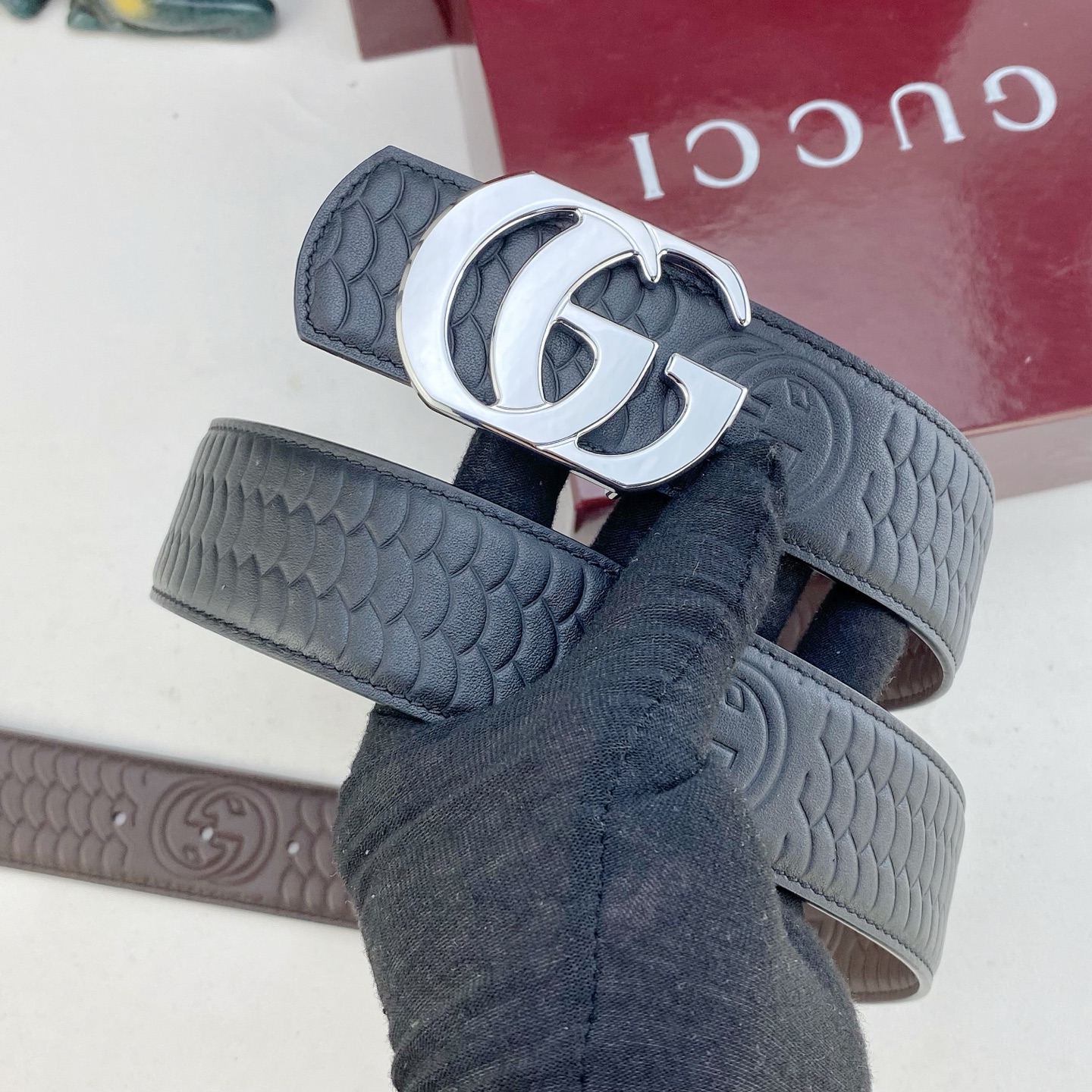 古奇💕 特种皮腰带系列 ，原厂五金精品不锈钢扣，手感柔软舒适 宽3.8CM。