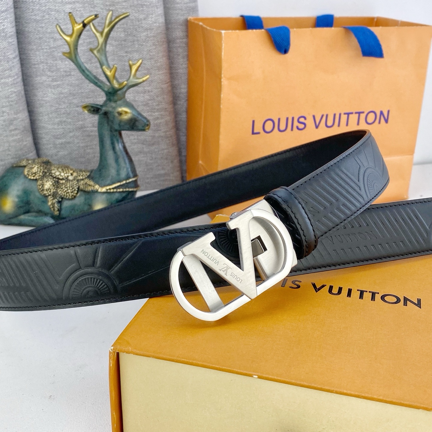 LV💕 特种皮腰带自动带系列 ，原厂五金精品不锈钢扣，手感柔软舒适 宽3.5CM。