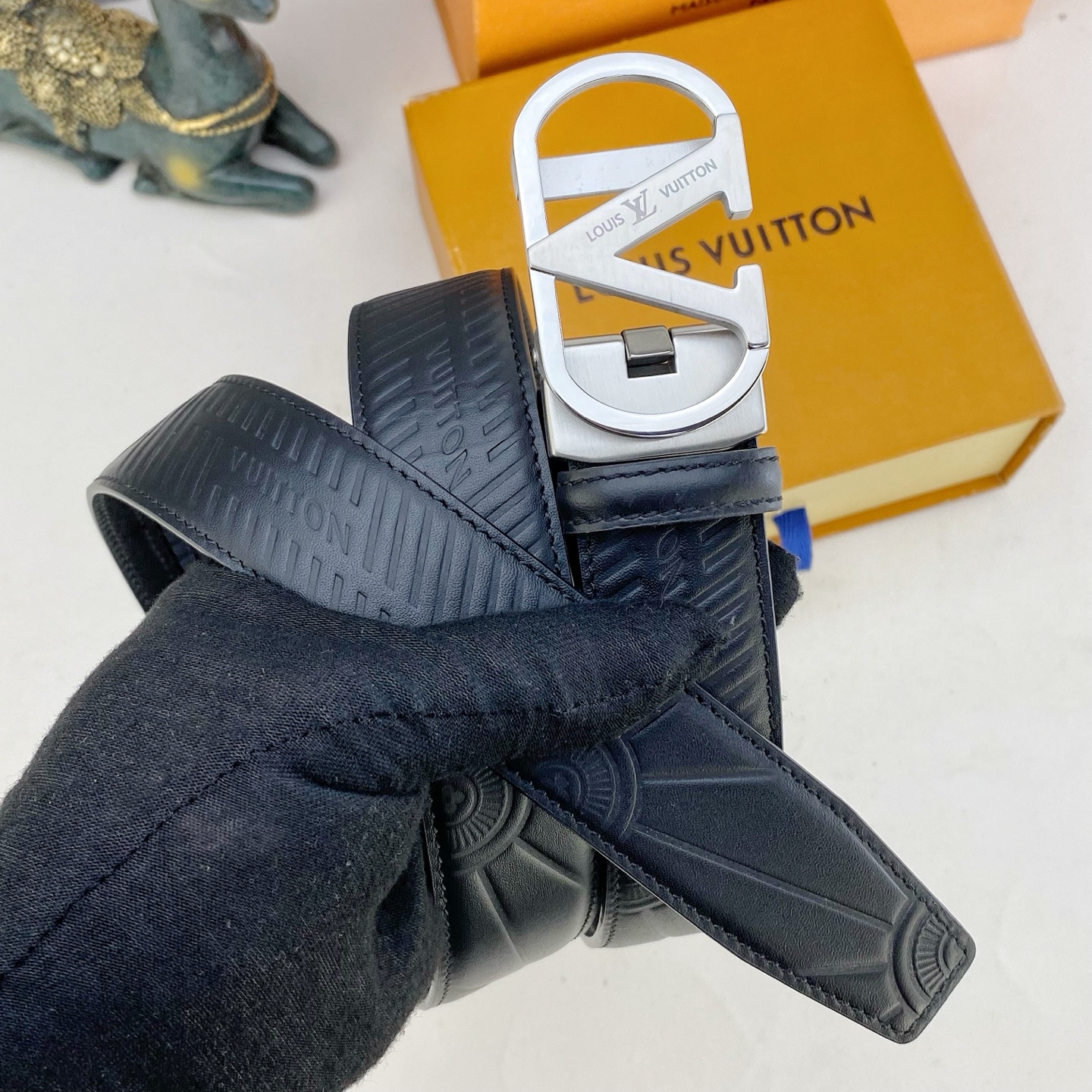 LV💕 特种皮腰带自动带系列 ，原厂五金精品不锈钢扣，手感柔软舒适 宽3.5CM。