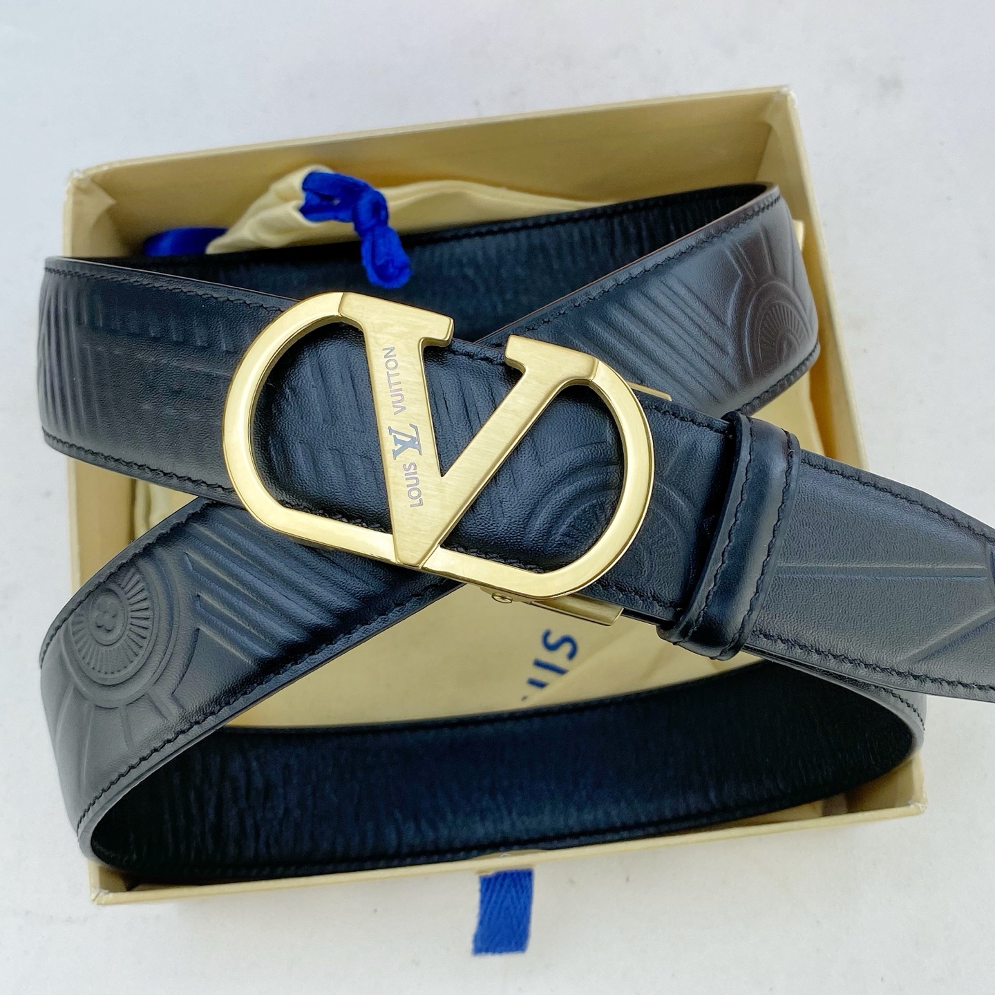 LV💕 特种皮腰带自动带系列 ，原厂五金精品不锈钢扣，手感柔软舒适 宽3.5CM。