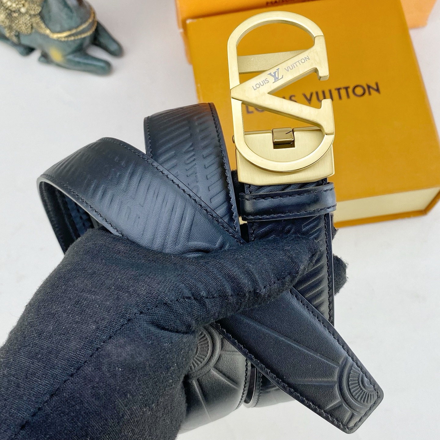 LV💕 特种皮腰带自动带系列 ，原厂五金精品不锈钢扣，手感柔软舒适 宽3.5CM。