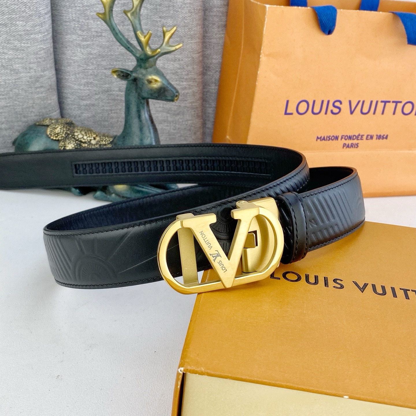 LV💕 特种皮腰带自动带系列 ，原厂五金精品不锈钢扣，手感柔软舒适 宽3.5CM。