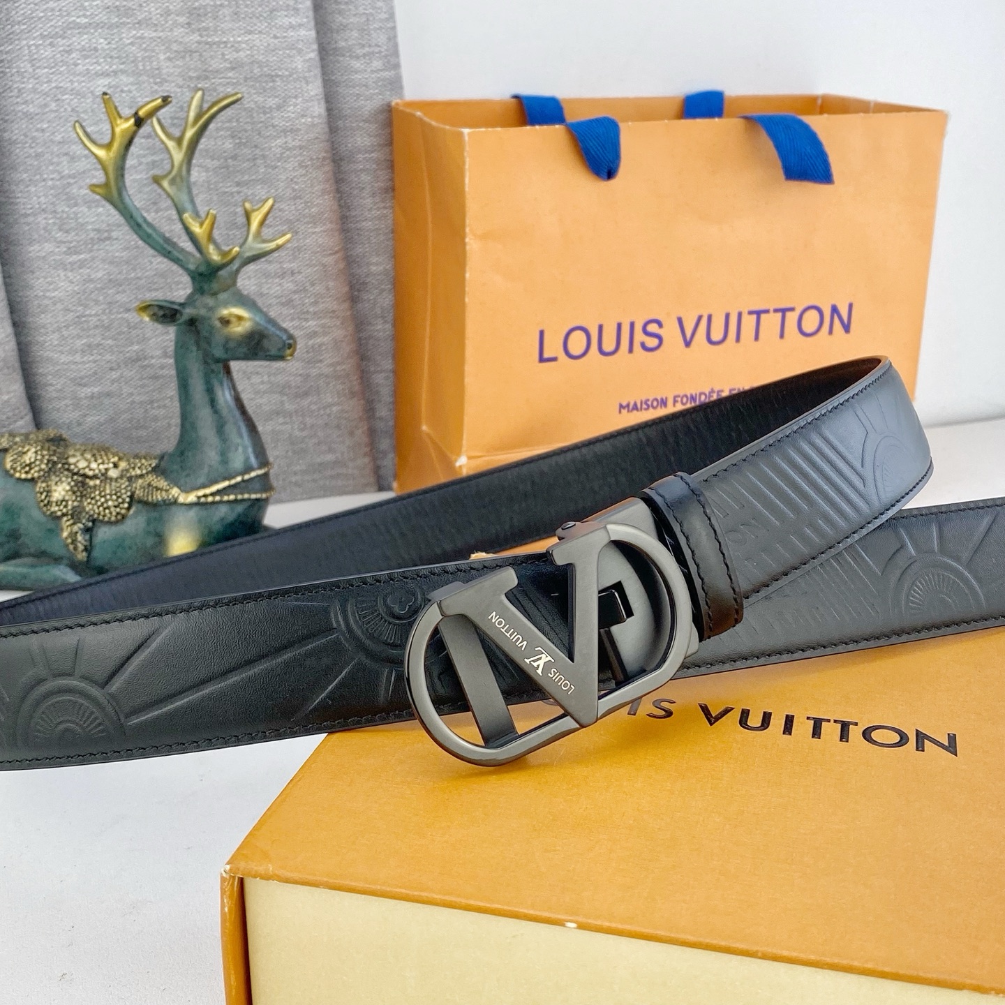 LV💕 特种皮腰带自动带系列 ，原厂五金精品不锈钢扣，手感柔软舒适 宽3.5CM。