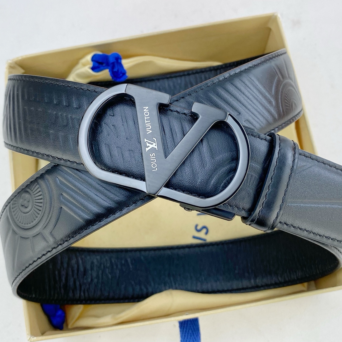 LV💕 特种皮腰带自动带系列 ，原厂五金精品不锈钢扣，手感柔软舒适 宽3.5CM。