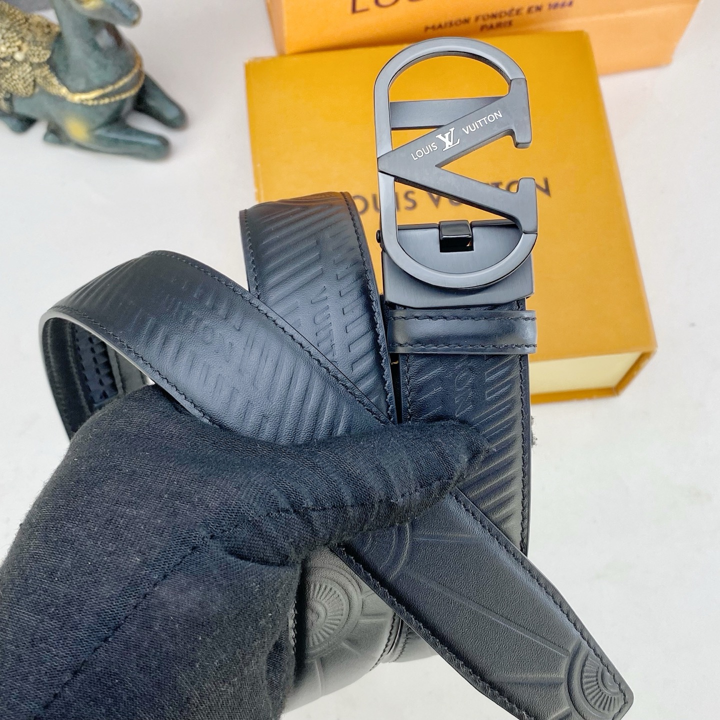 LV💕 特种皮腰带自动带系列 ，原厂五金精品不锈钢扣，手感柔软舒适 宽3.5CM。