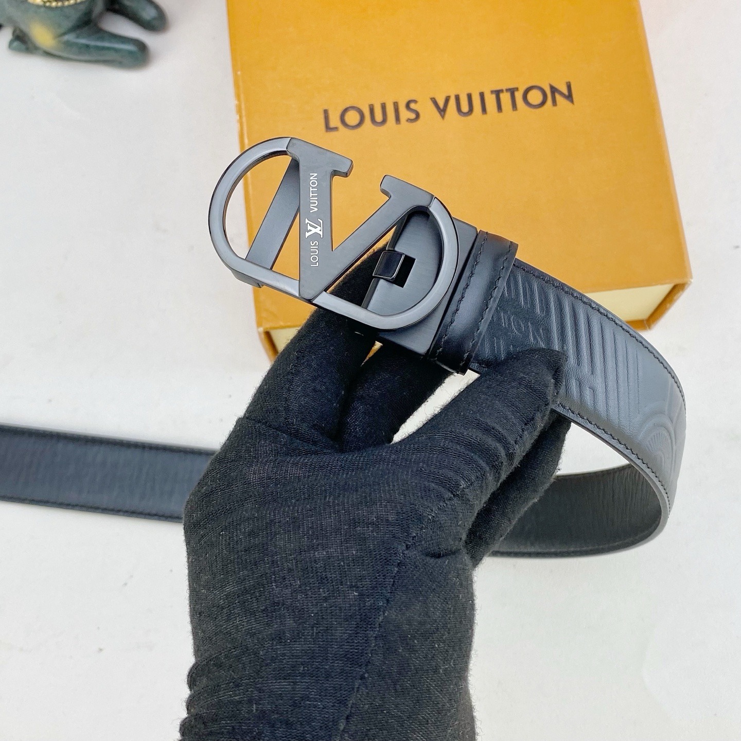 LV💕 特种皮腰带自动带系列 ，原厂五金精品不锈钢扣，手感柔软舒适 宽3.5CM。