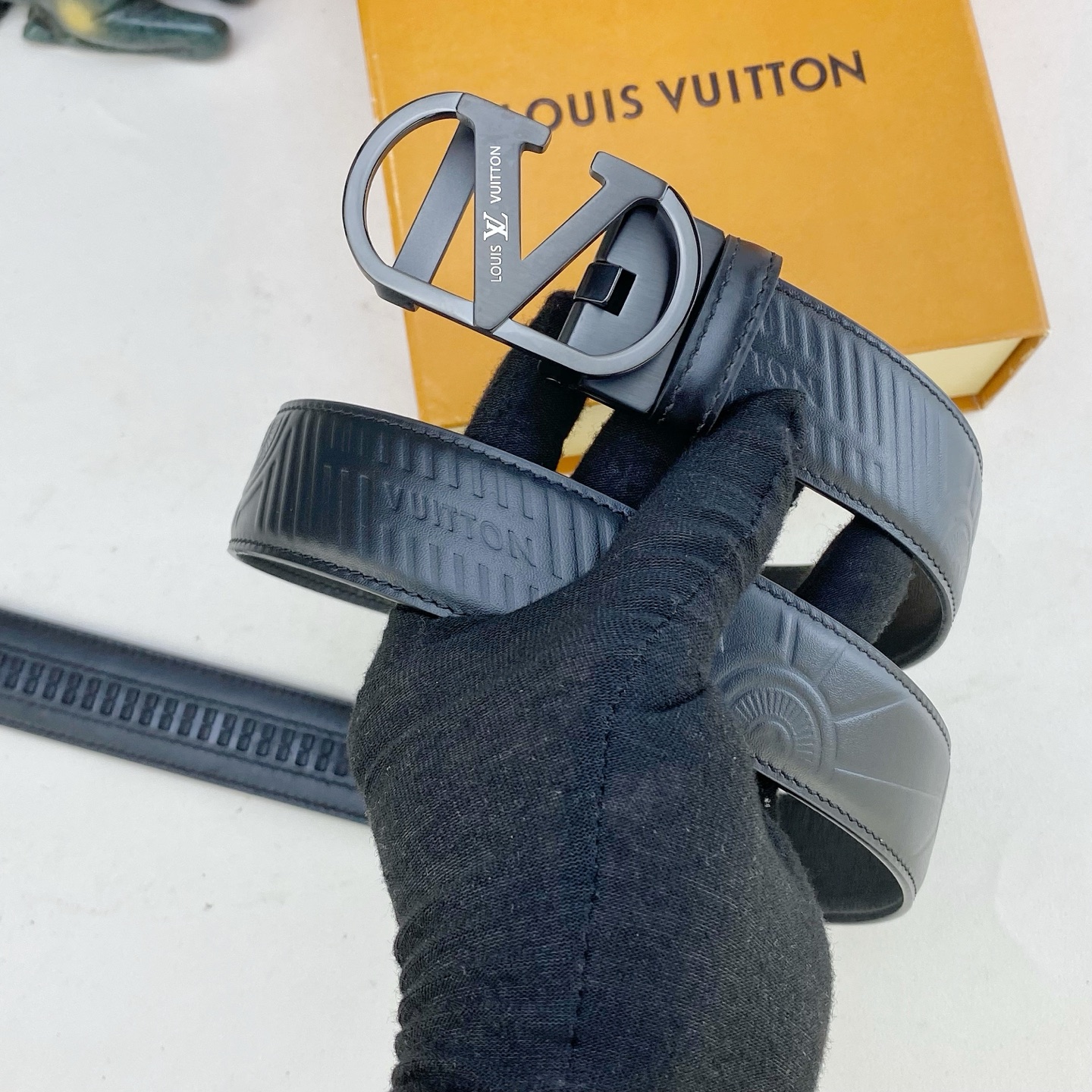 LV💕 特种皮腰带自动带系列 ，原厂五金精品不锈钢扣，手感柔软舒适 宽3.5CM。