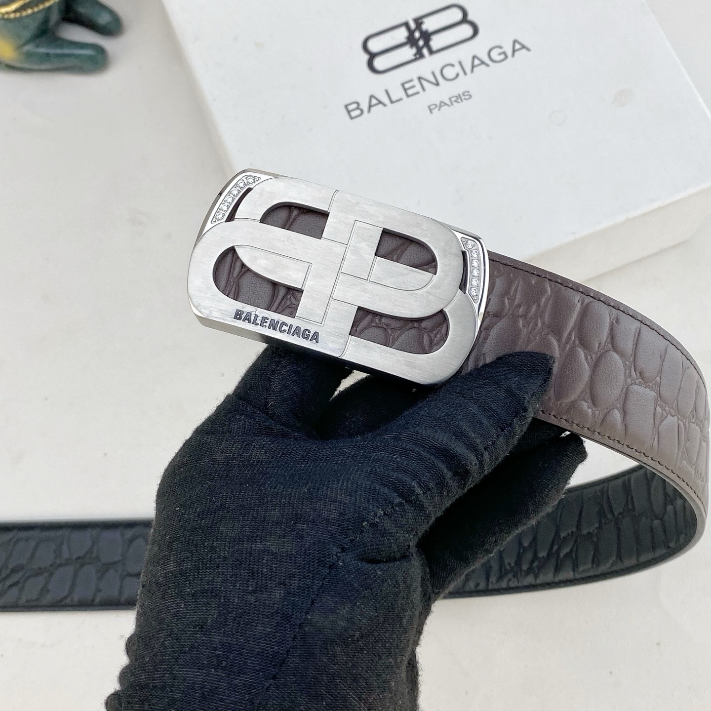 巴黎世家💕 特种皮腰带系列 ，原厂五金精品不锈钢钻💎扣，手感柔软舒适 宽3.8CM。
