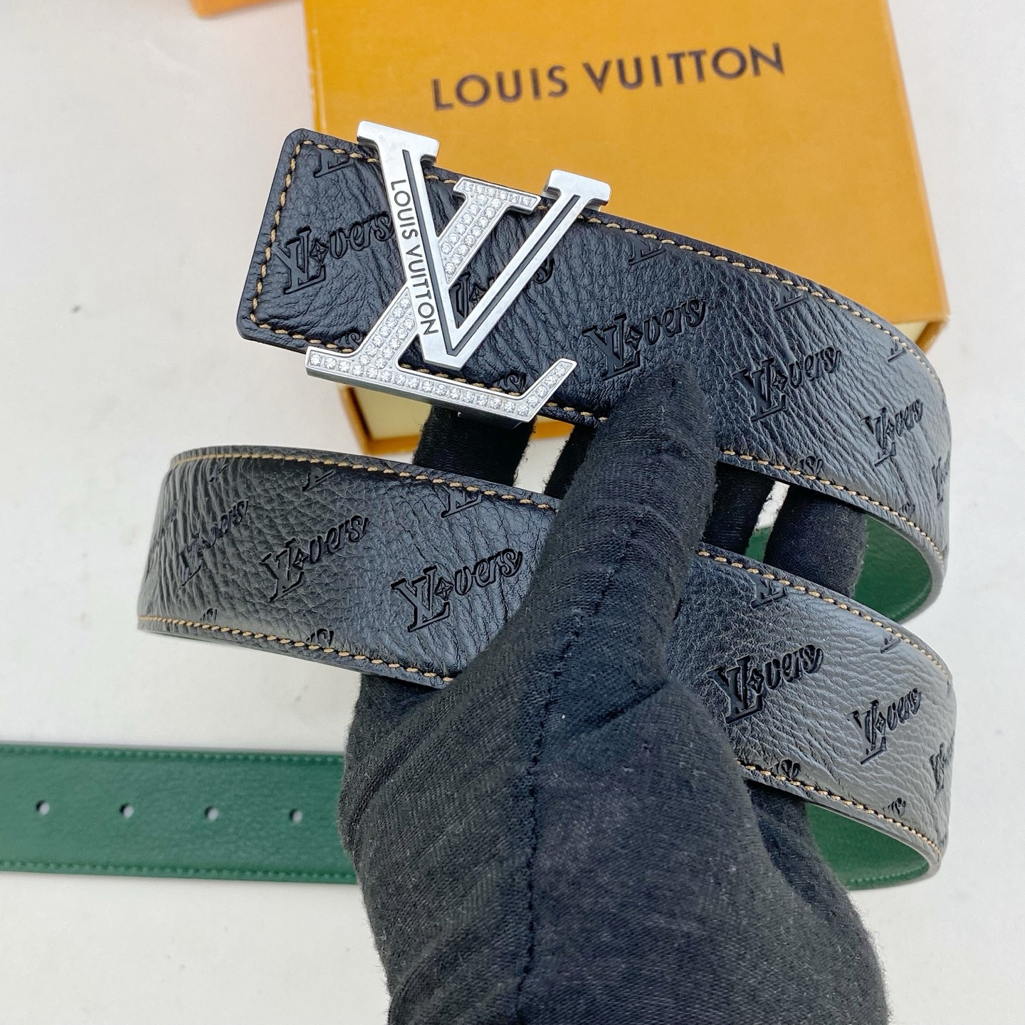 LV💕 特种皮腰带系列 ，原厂五金精品不锈钢钻💎扣，手感柔软舒适 宽3.8CM。