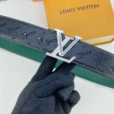 LV💕 特种皮腰带系列 ,原厂五金精品不锈钢钻💎扣,手感柔软舒适 宽3.8CM。 LV💕 特种皮腰带系列 ,原厂五金精品不锈钢钻💎扣,手感柔软舒适 宽3.8CM。