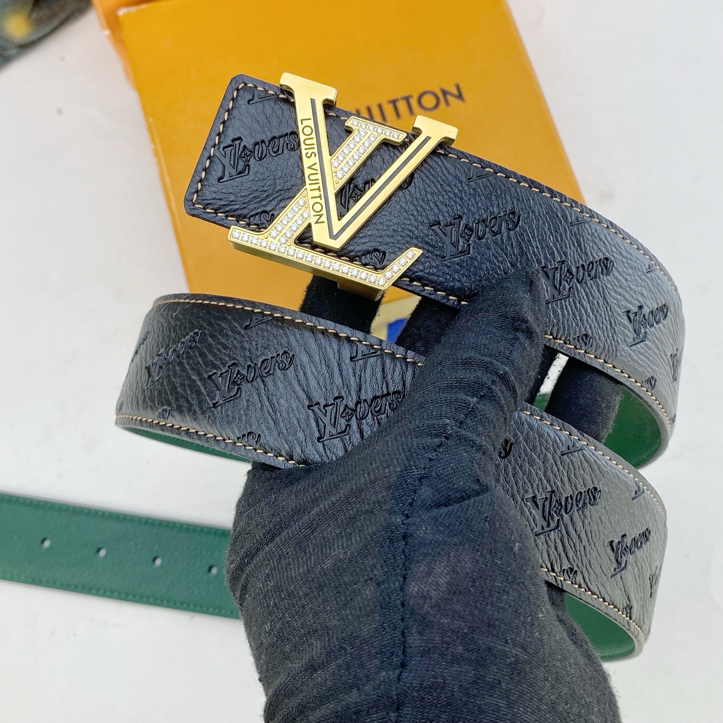 LV💕 特种皮腰带系列 ，原厂五金精品不锈钢钻💎扣，手感柔软舒适 宽3.8CM。