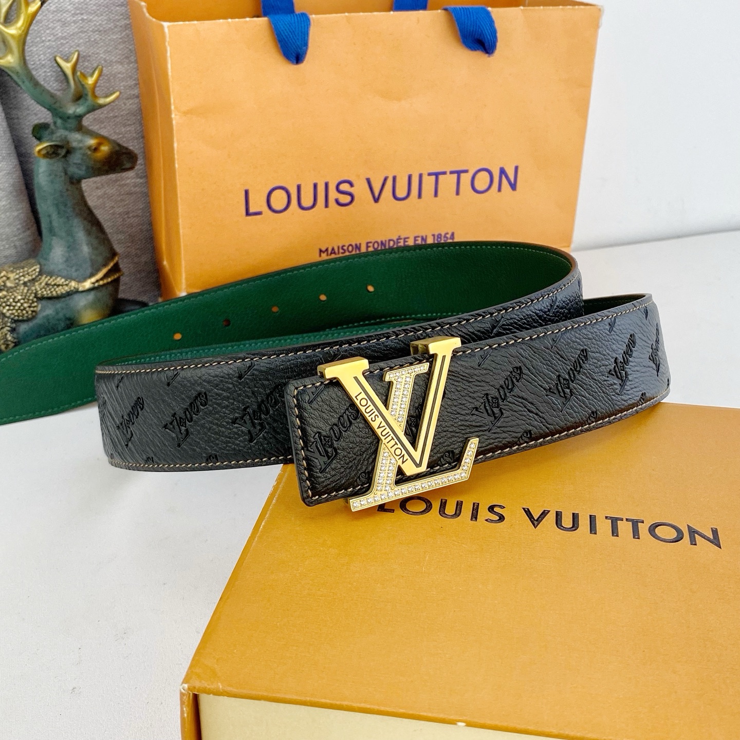 LV💕 特种皮腰带系列 ，原厂五金精品不锈钢钻💎扣，手感柔软舒适 宽3.8CM。
