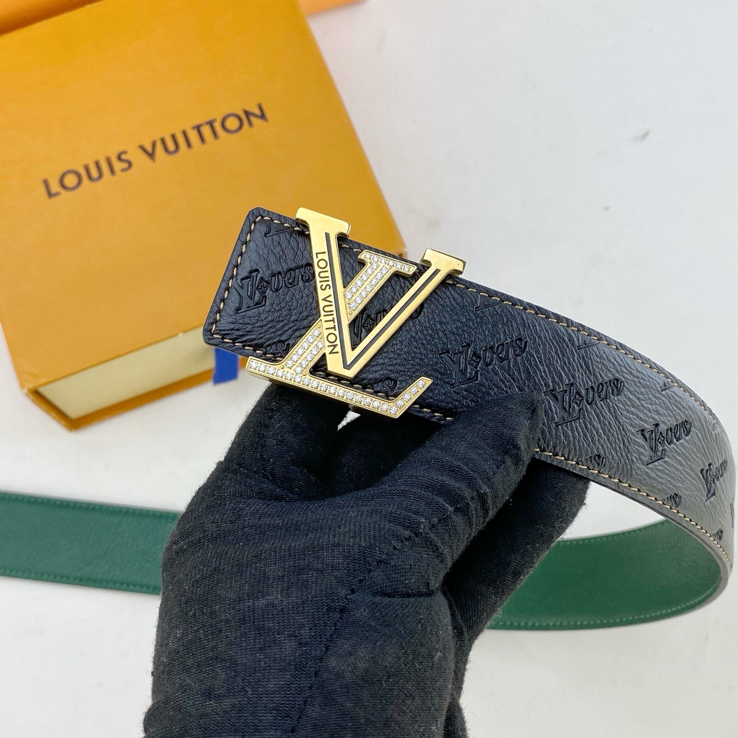 LV💕 特种皮腰带系列 ，原厂五金精品不锈钢钻💎扣，手感柔软舒适 宽3.8CM。