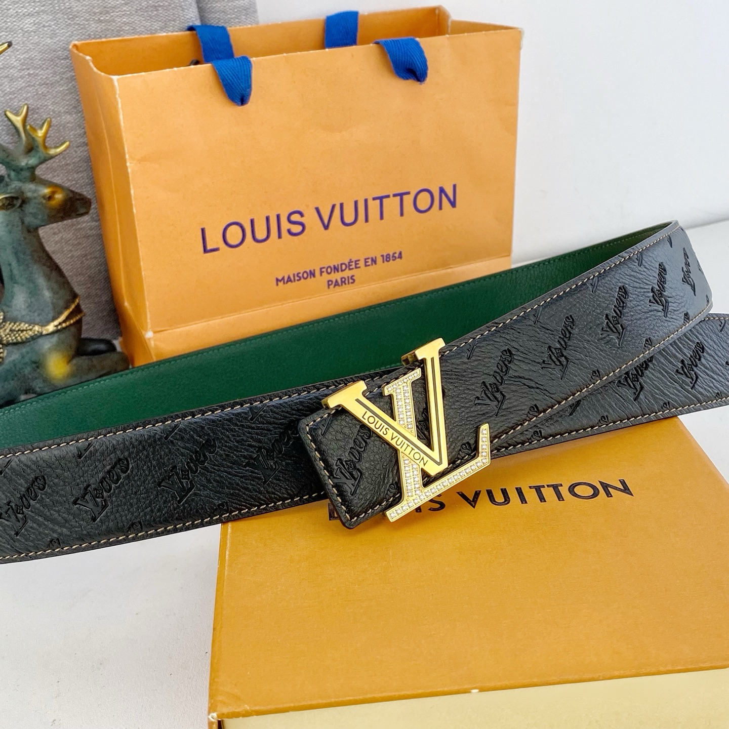 LV💕 特种皮腰带系列 ，原厂五金精品不锈钢钻💎扣，手感柔软舒适 宽3.8CM。