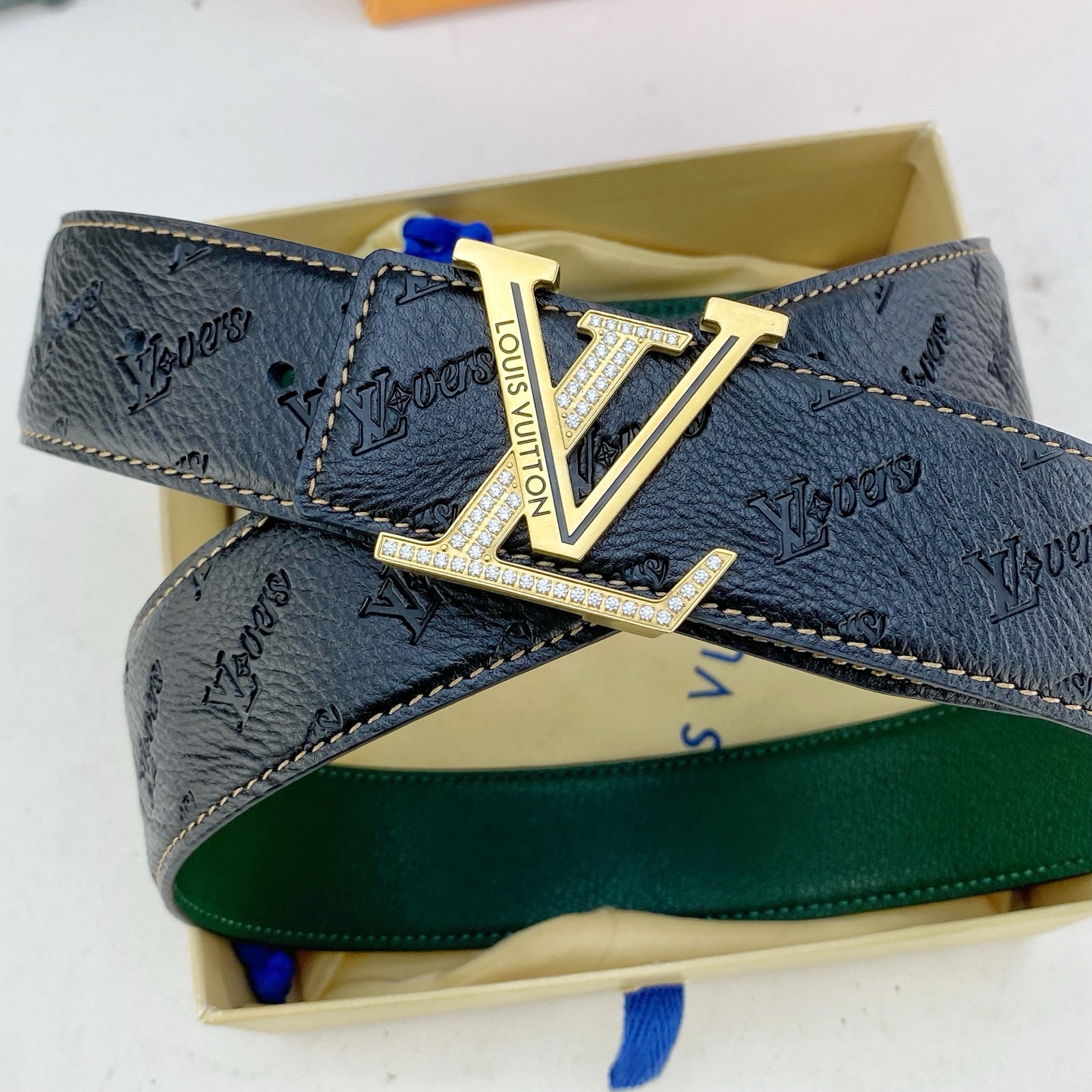 LV💕 特种皮腰带系列 ，原厂五金精品不锈钢钻💎扣，手感柔软舒适 宽3.8CM。