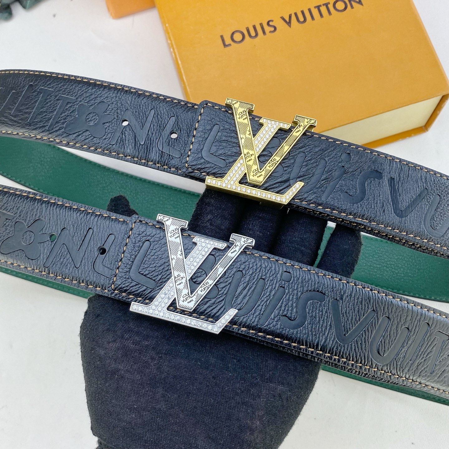 LV💕 特种皮腰带系列 ，原厂五金精品不锈钢钻💎扣，手感柔软舒适 宽3.8CM。