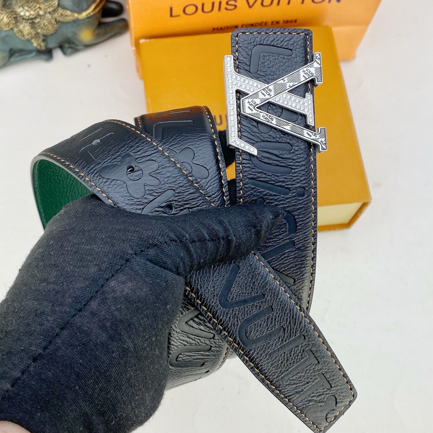 LV💕 特种皮腰带系列 ，原厂五金精品不锈钢钻💎扣，手感柔软舒适 宽3.8CM。