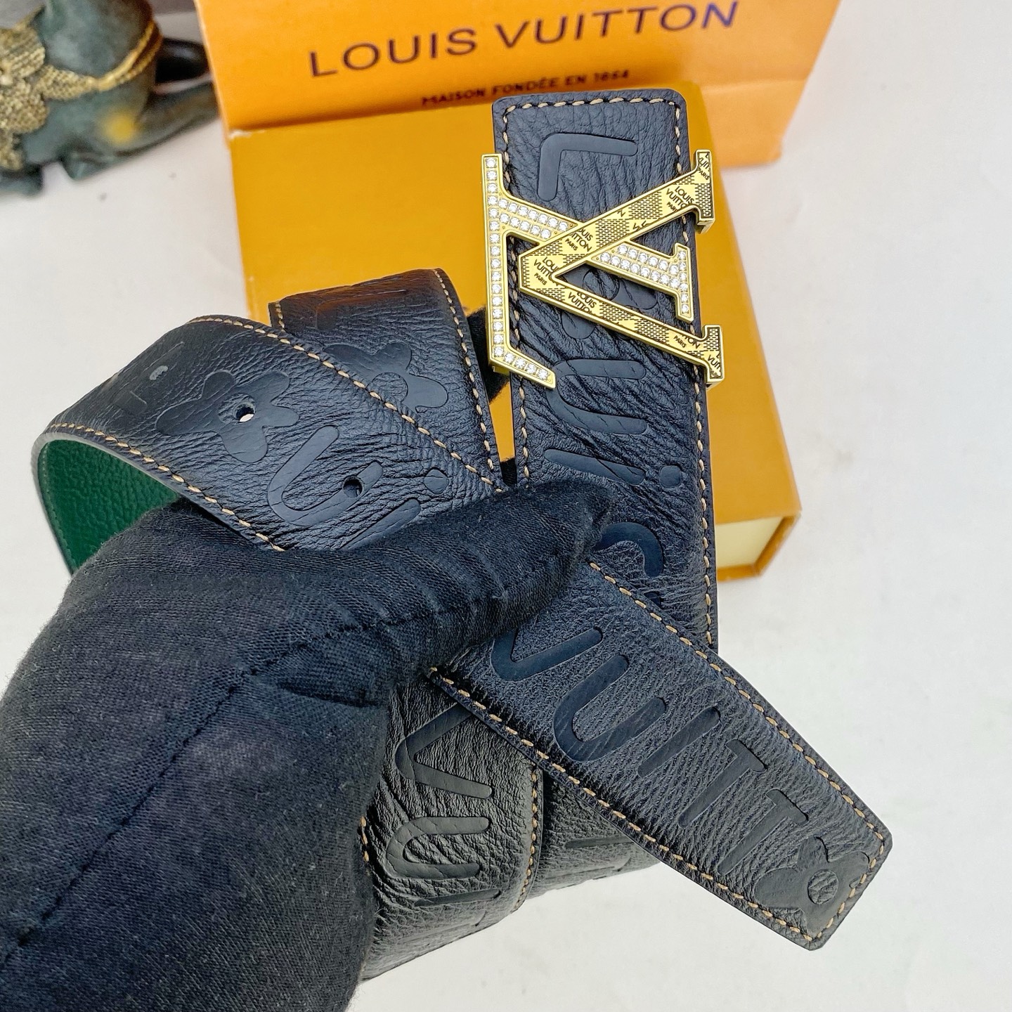 LV💕 特种皮腰带系列 ，原厂五金精品不锈钢钻💎扣，手感柔软舒适 宽3.8CM。
