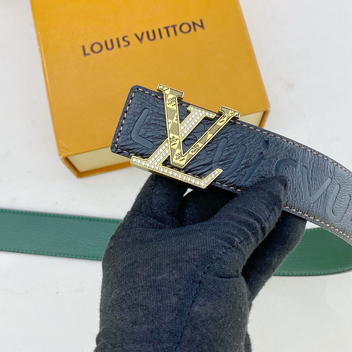 LV💕 特种皮腰带系列 ，原厂五金精品不锈钢钻💎扣，手感柔软舒适 宽3.8CM。