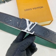 LV💕 特种皮腰带系列 ,原厂五金精品不锈钢钻💎扣,手感柔软舒适 宽3.8CM。 LV💕 特种皮腰带系列 ,原厂五金精品不锈钢钻💎扣,手感柔软舒适 宽3.8CM。