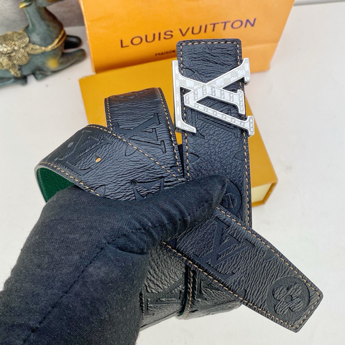 LV💕 特种皮腰带系列 ，原厂五金精品不锈钢钻💎扣，手感柔软舒适 宽3.8CM。