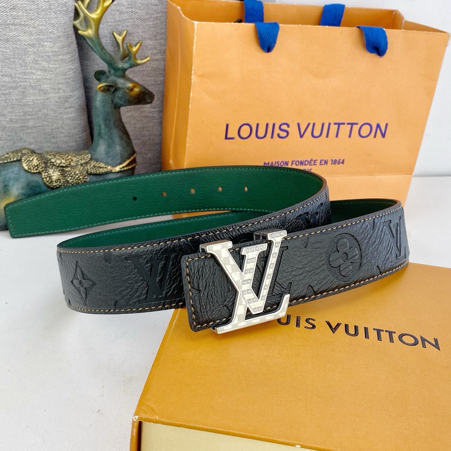 LV💕 特种皮腰带系列 ，原厂五金精品不锈钢钻💎扣，手感柔软舒适 宽3.8CM。